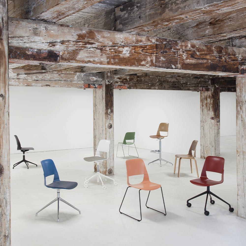 Színes irodai fa bútorokkal növelhető a produktivitás – ezekkel a színekkel hatékonyabb a munka
